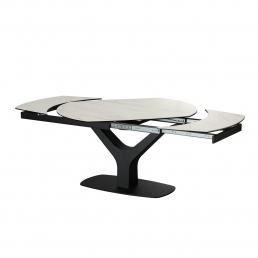 Extendable tables